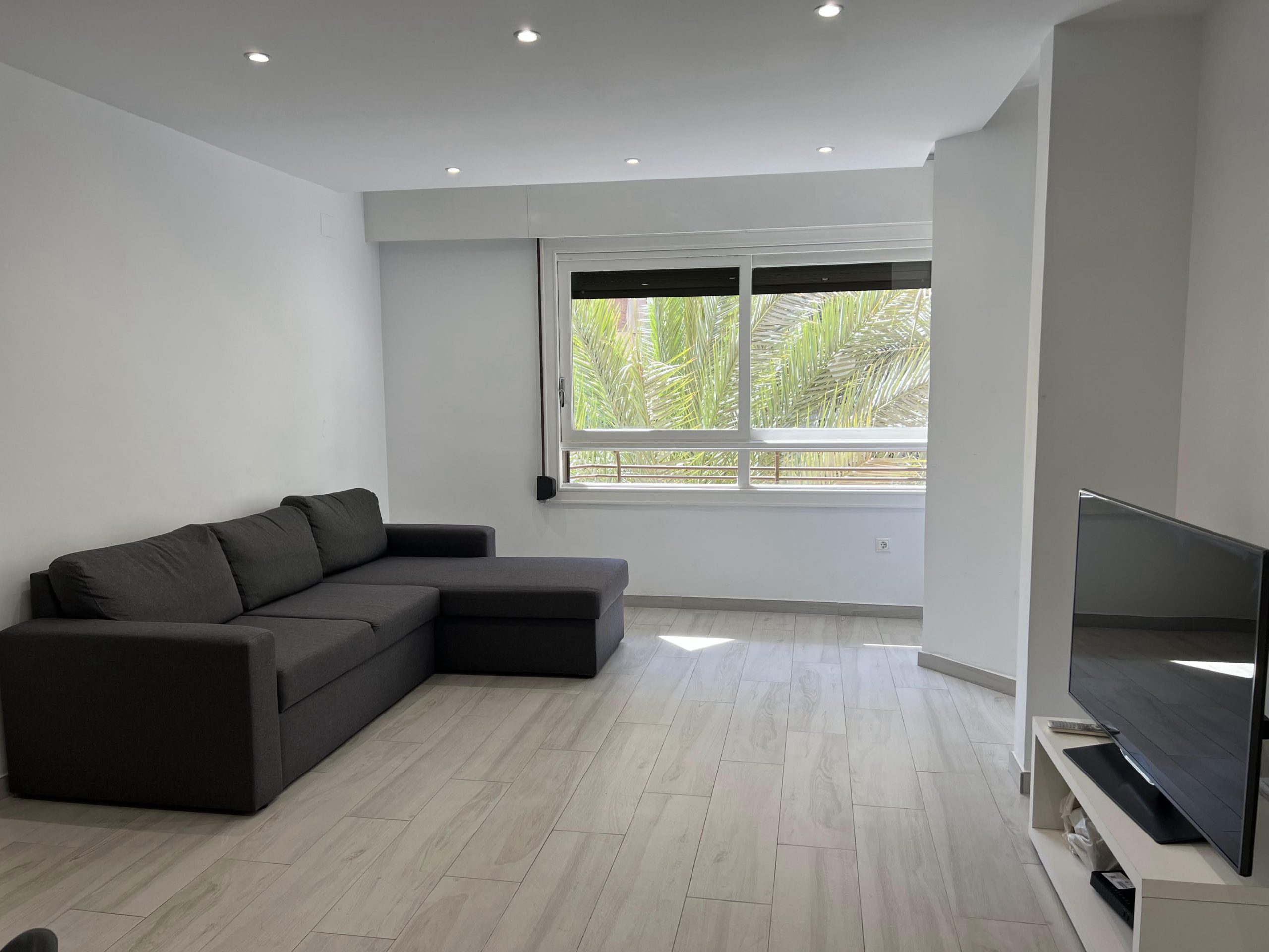 Amplitud y Confort en Alfonso el Sabio: Su base ideal en el centro de Alicante