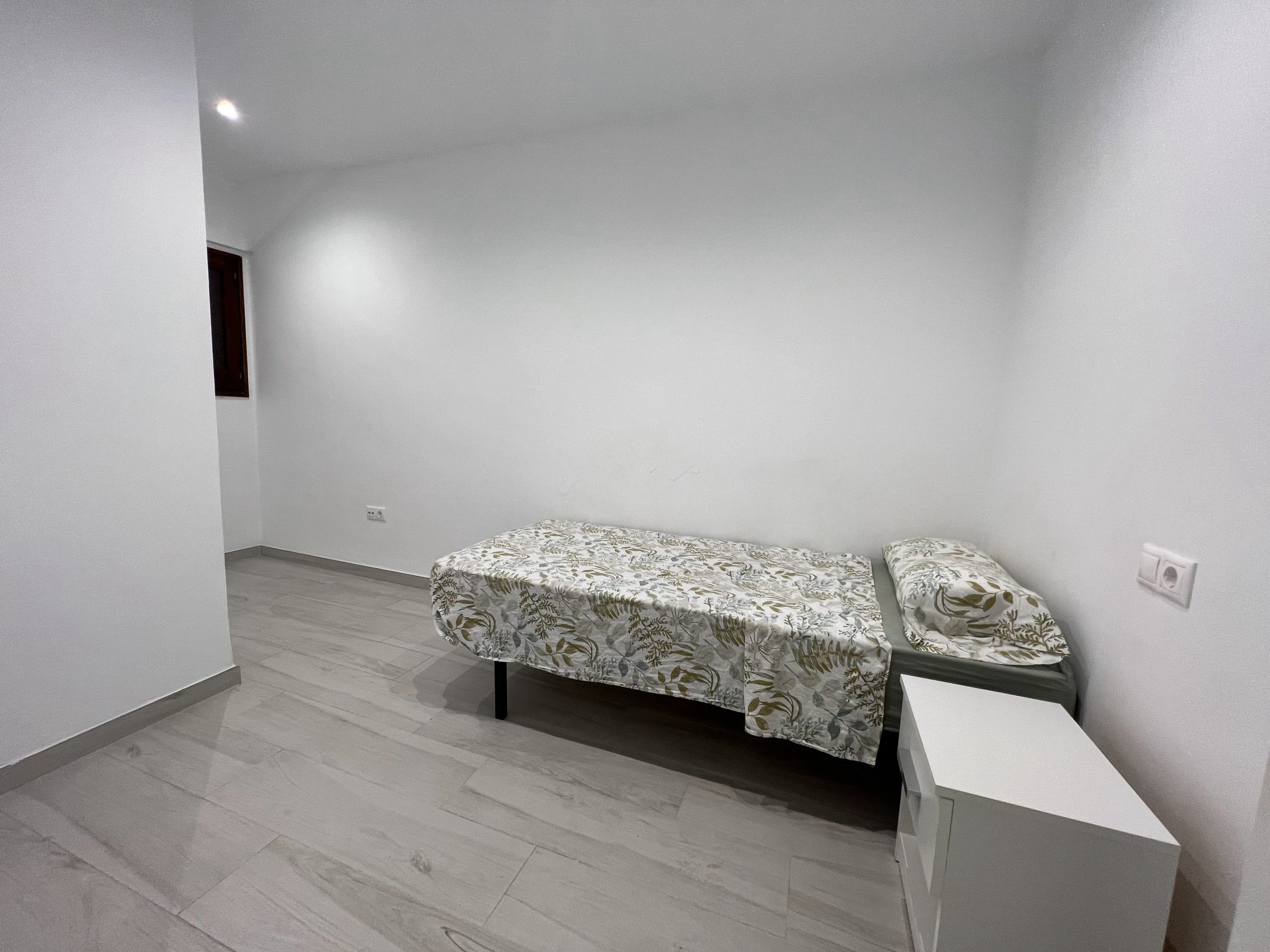 Amplitud y Confort en Alfonso el Sabio: Su base ideal en el centro de Alicante