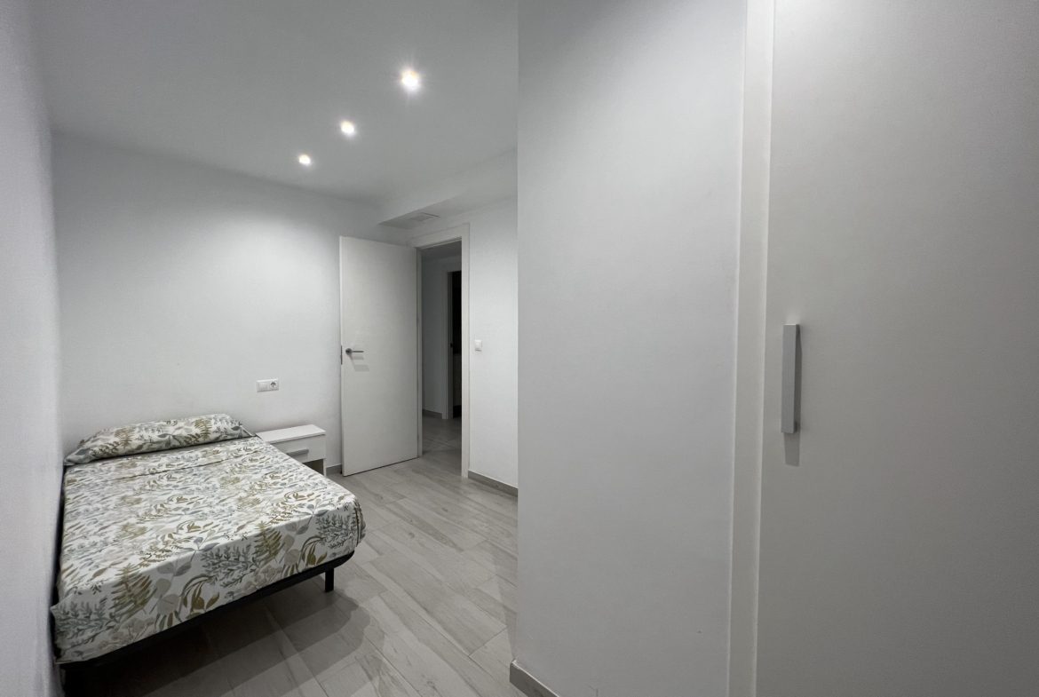Amplitud y Confort en Alfonso el Sabio: Su base ideal en el centro de Alicante