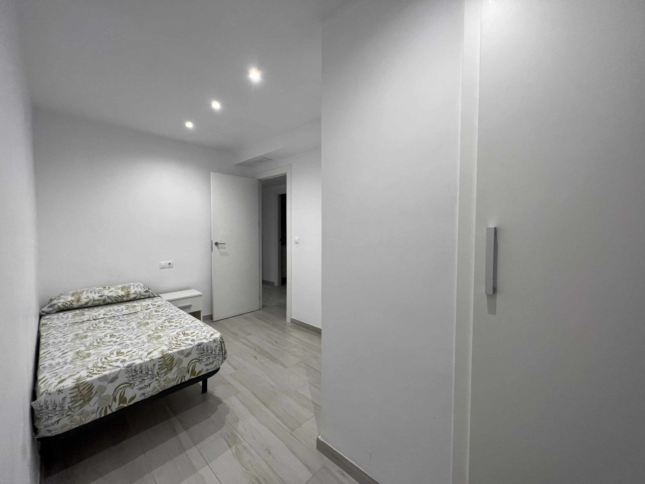 Amplitud y Confort en Alfonso el Sabio: Su base ideal en el centro de Alicante