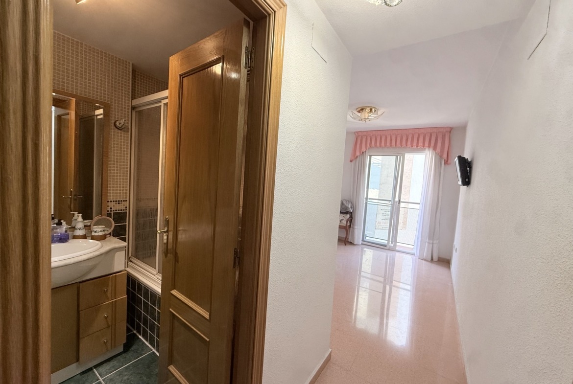Magnífica vivienda con garaje y trastero junto al MARQ – Calle Doctor Sapena