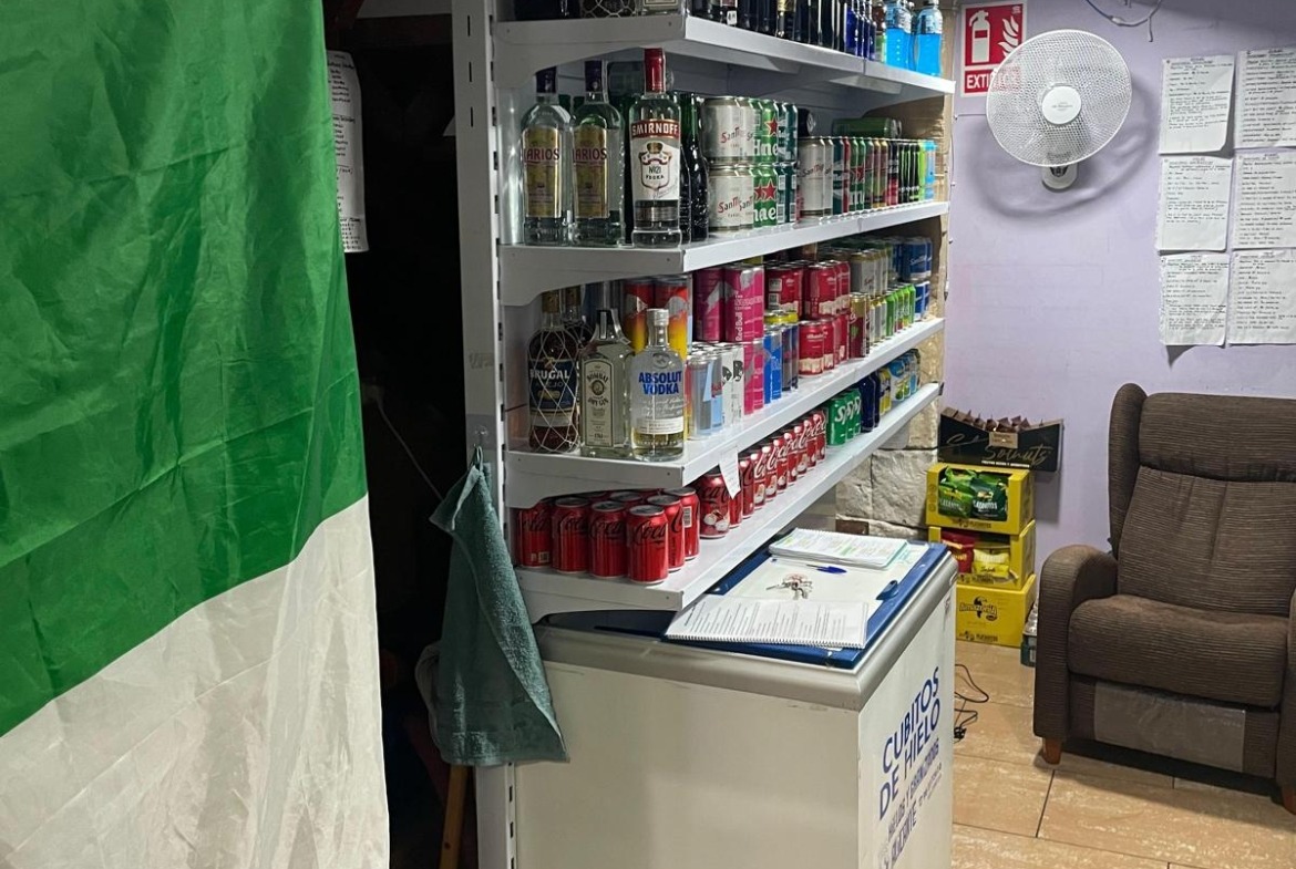 Oportunidad de Inversión: Negocio 24H en el Corazón Cultural de Alicante