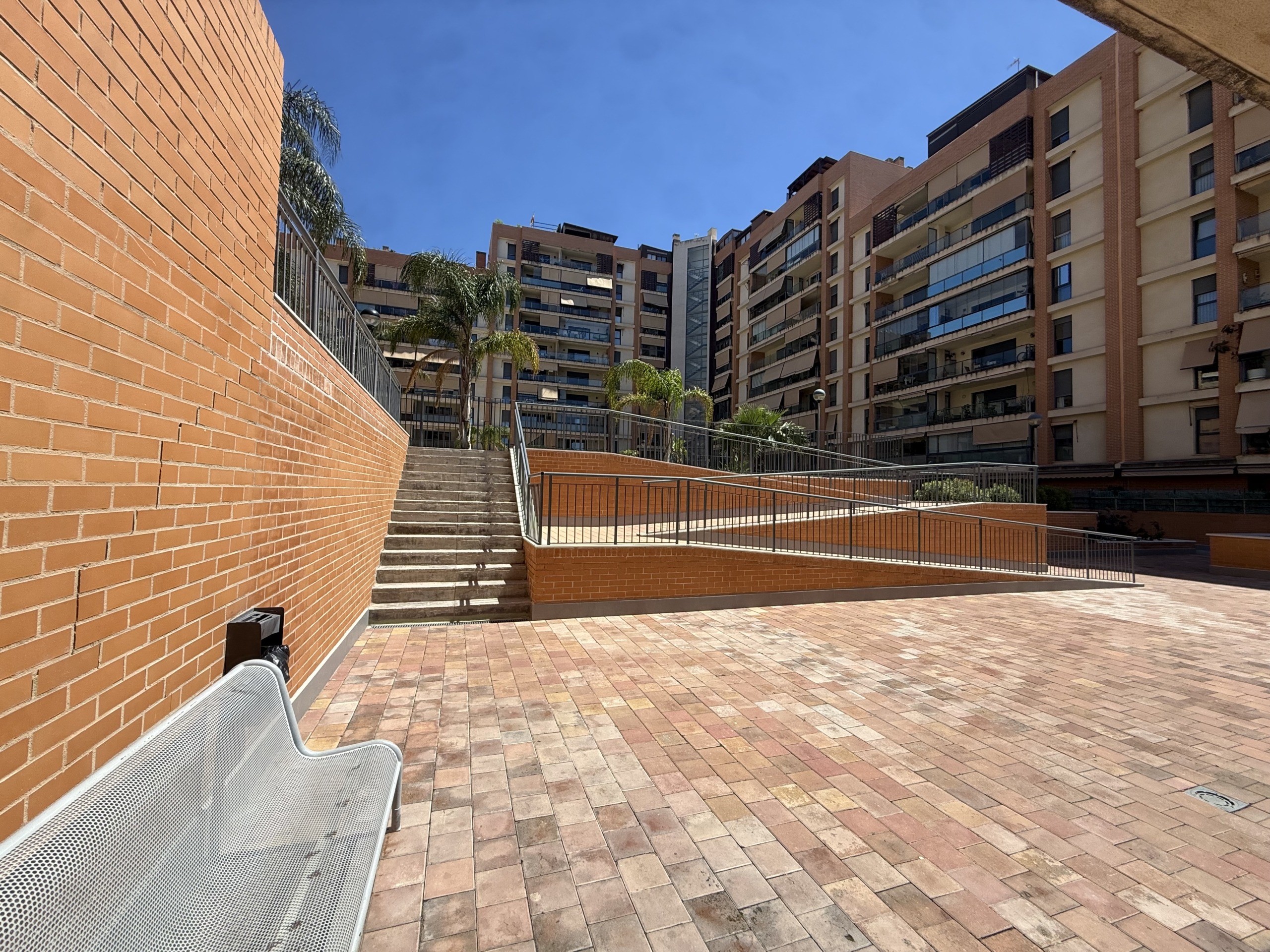 Piso en venta en PAU 1 Alicante con terraza y urbanización completa