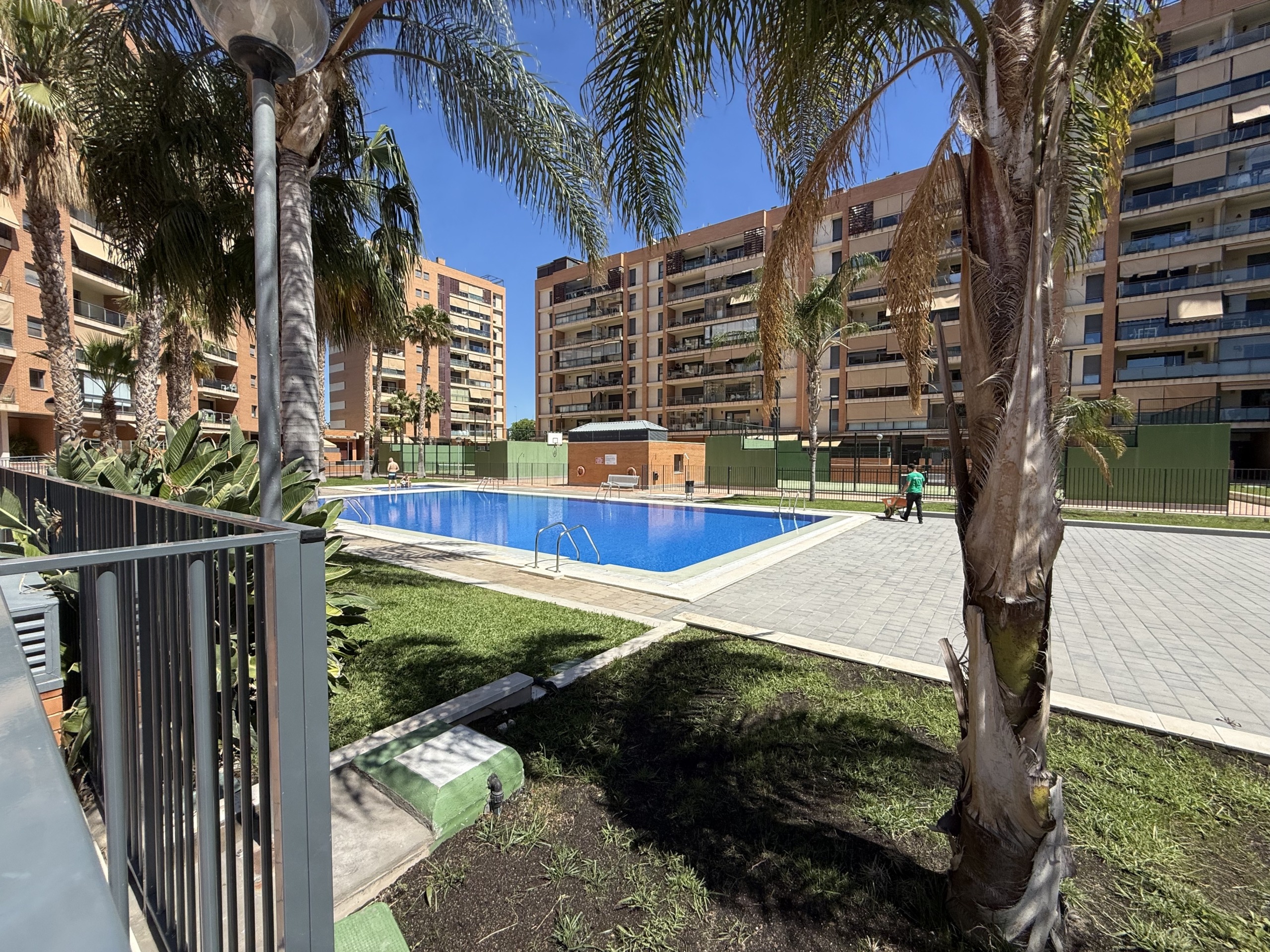 Piso en venta en PAU 1 Alicante con terraza y urbanización completa