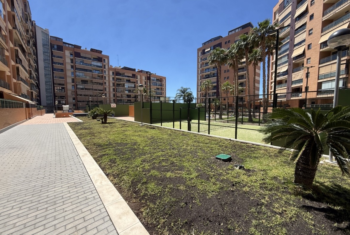 Piso en venta en PAU 1 Alicante con terraza y urbanización completa
