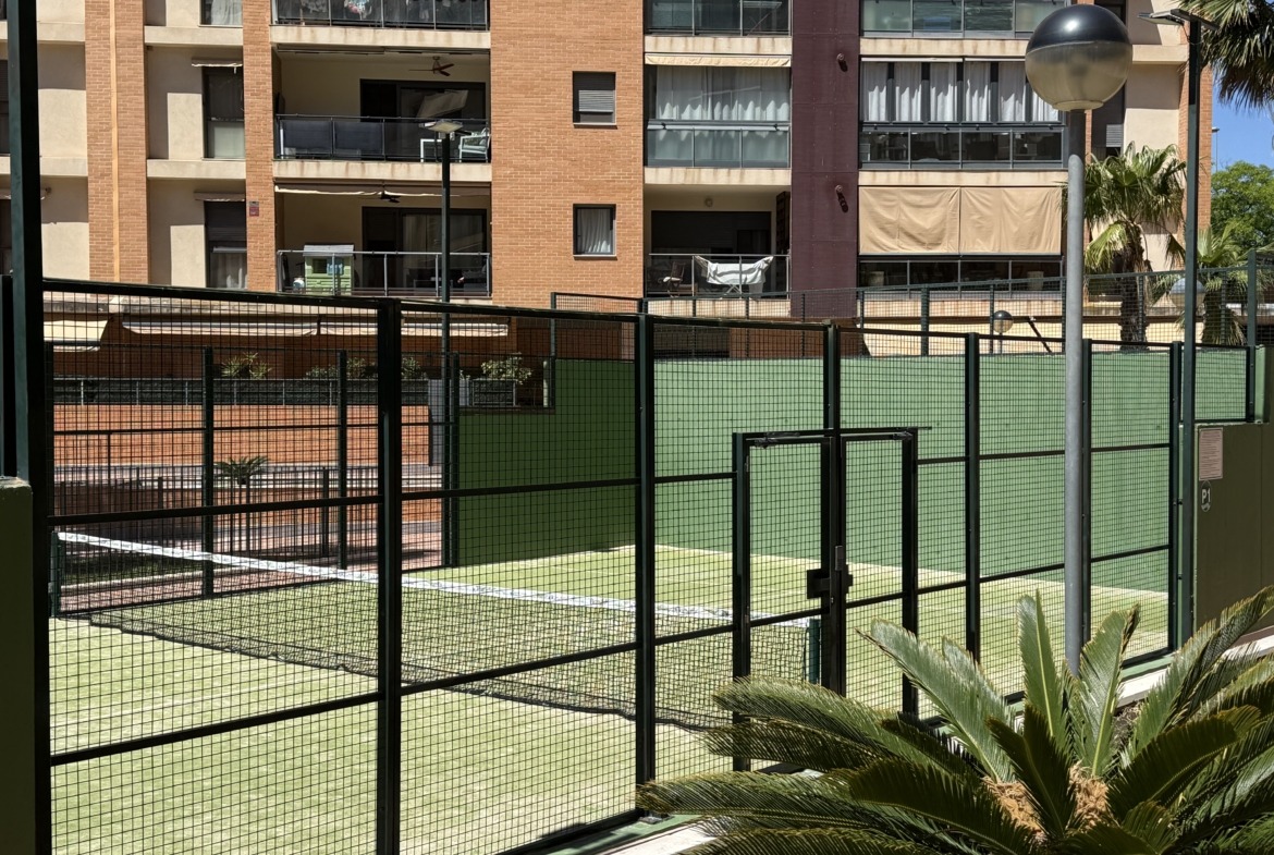 Piso en venta en PAU 1 Alicante con terraza y urbanización completa