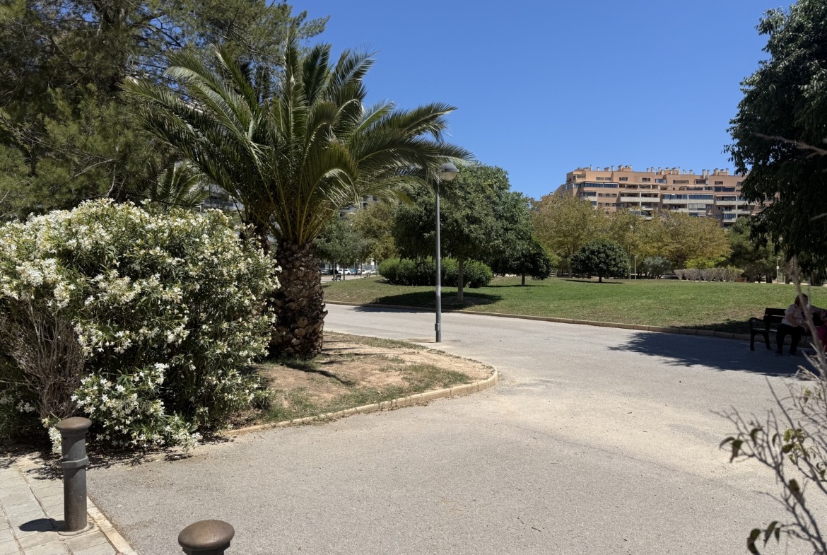 Piso en venta en PAU 1 Alicante con terraza y urbanización completa