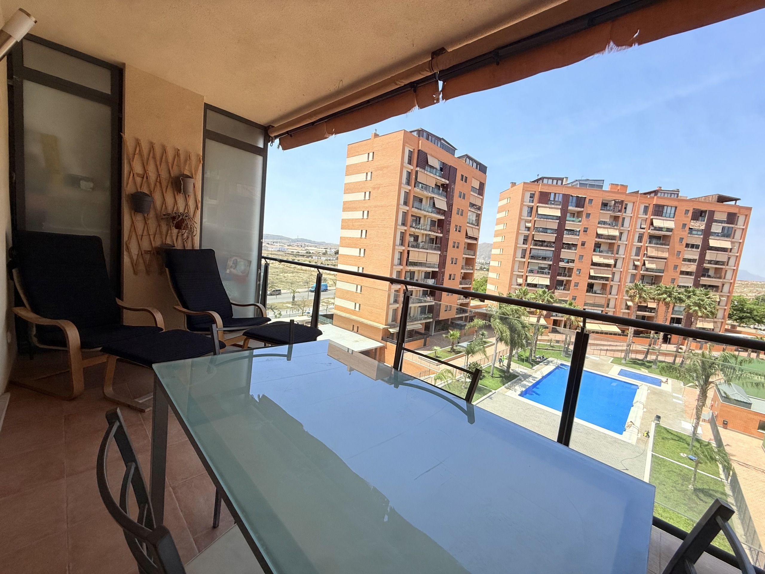 Piso en venta en PAU 1 Alicante con terraza y urbanización completa