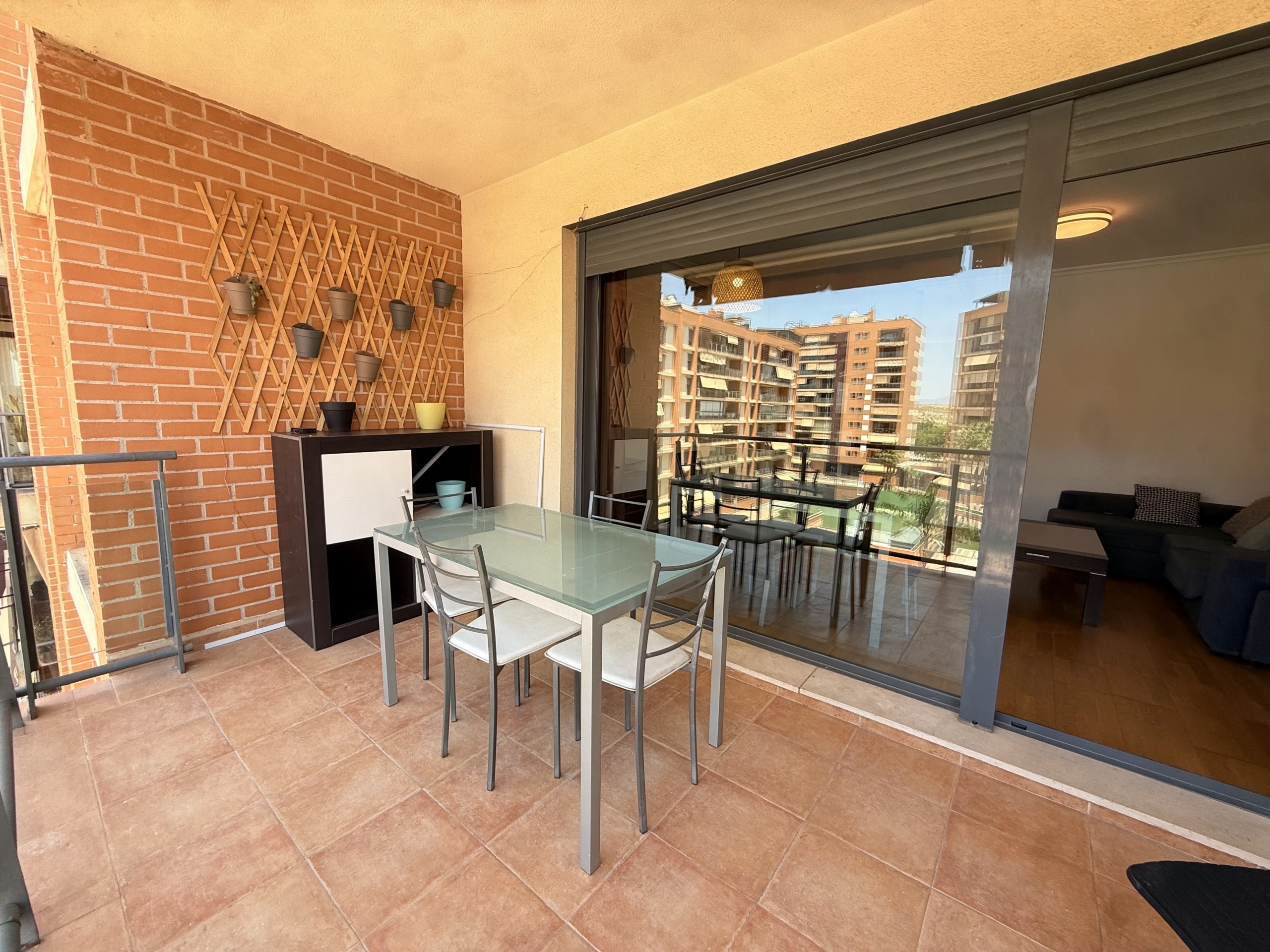Piso en venta en PAU 1 Alicante con terraza y urbanización completa