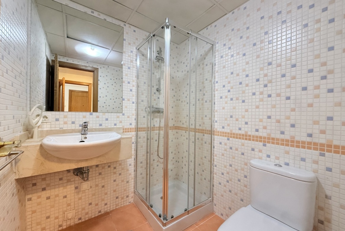 Piso en venta en PAU 1 Alicante con terraza y urbanización completa