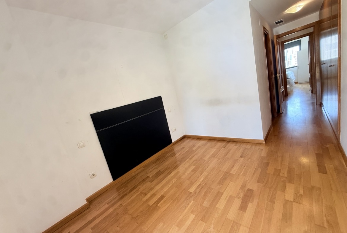 Piso en venta en PAU 1 Alicante con terraza y urbanización completa