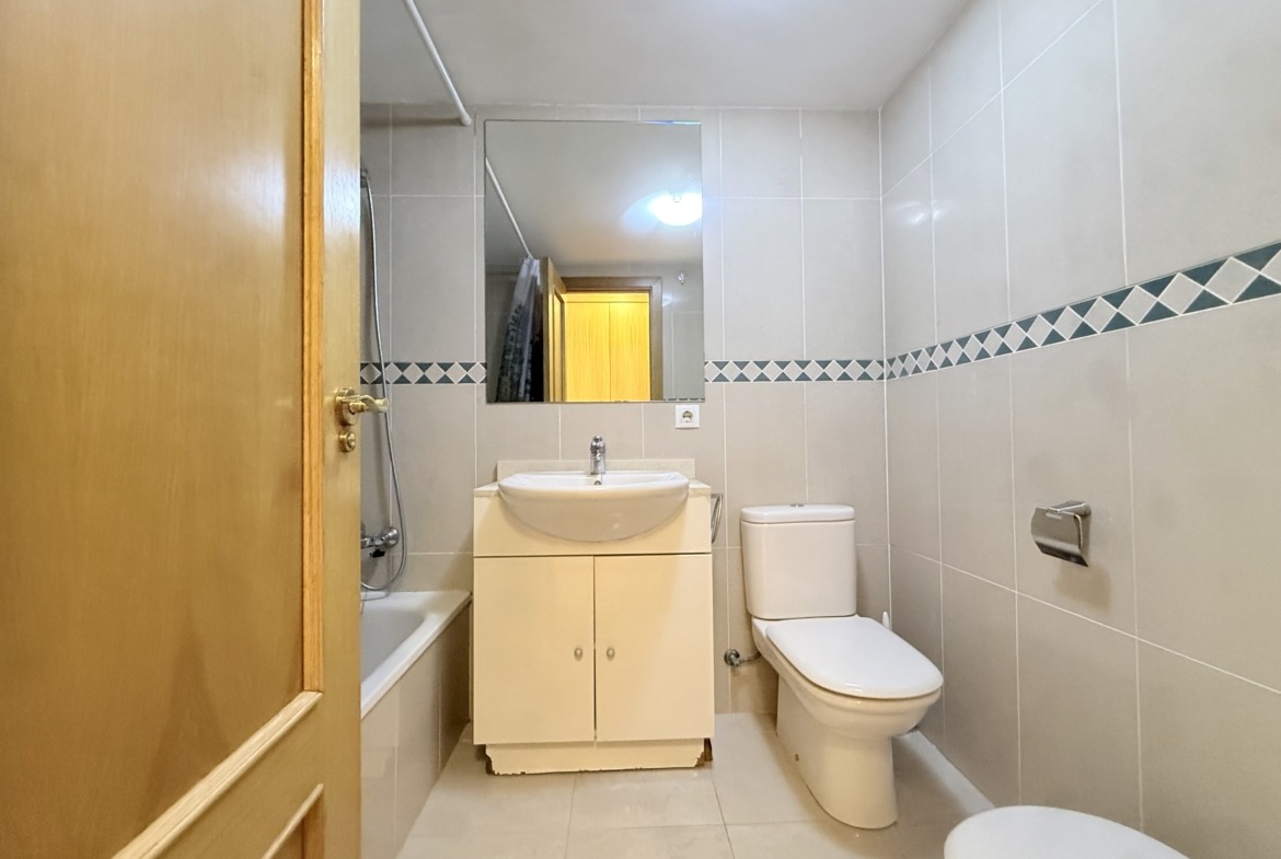 Piso en venta en PAU 1 Alicante con terraza y urbanización completa