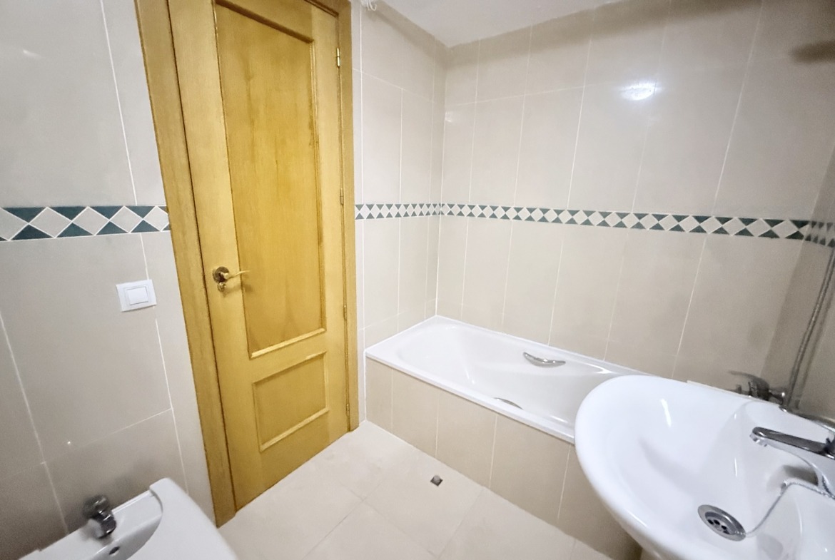Piso en venta en PAU 1 Alicante con terraza y urbanización completa