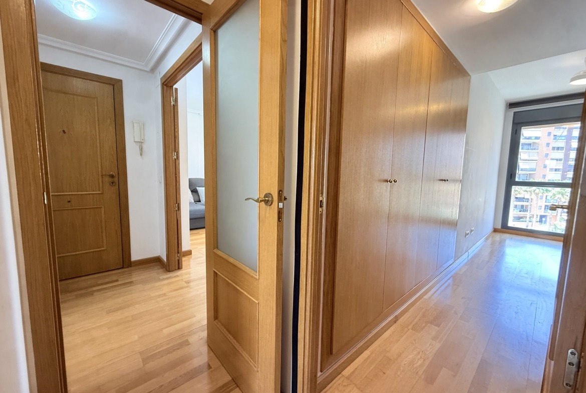 Piso en venta en PAU 1 Alicante con terraza y urbanización completa