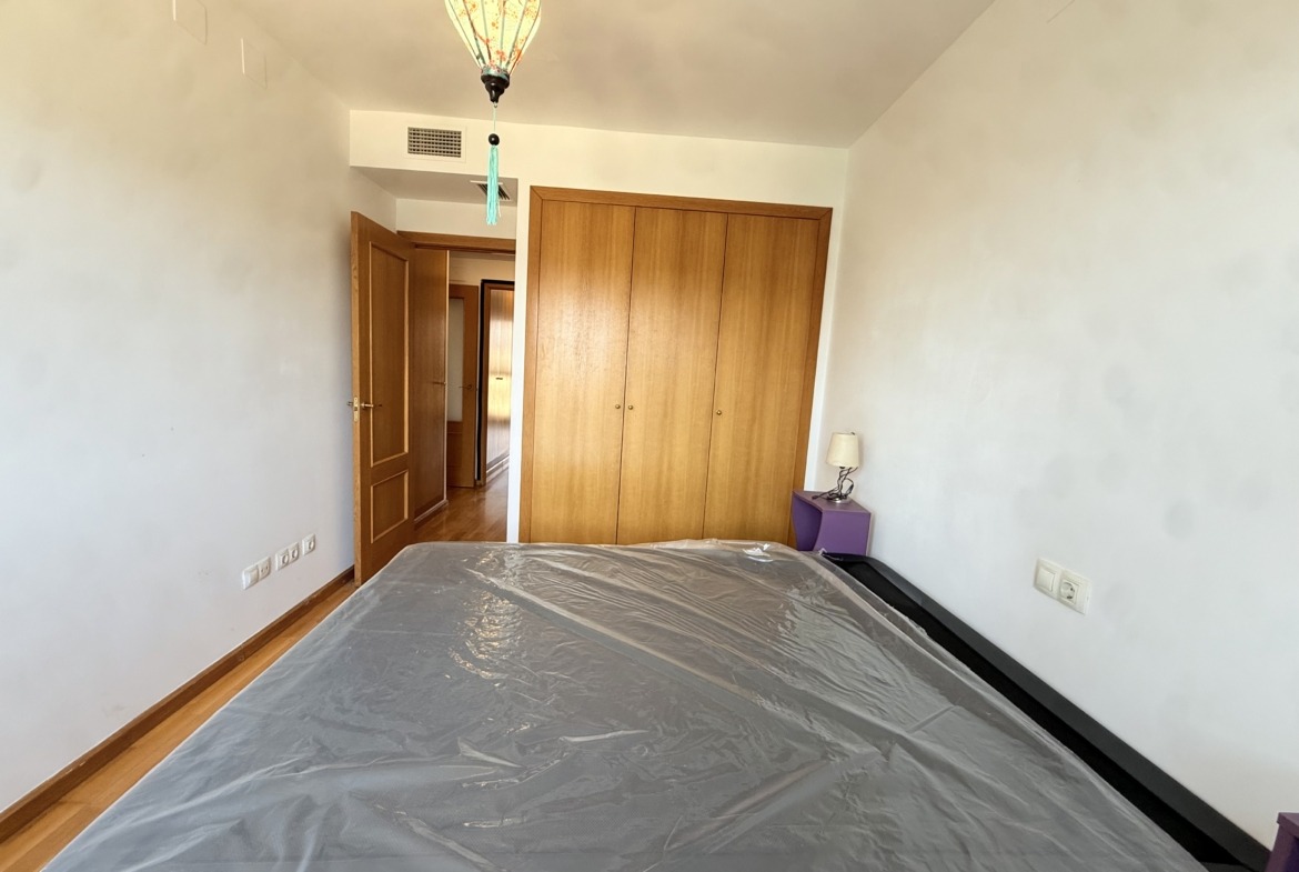 Piso en venta en PAU 1 Alicante con terraza y urbanización completa