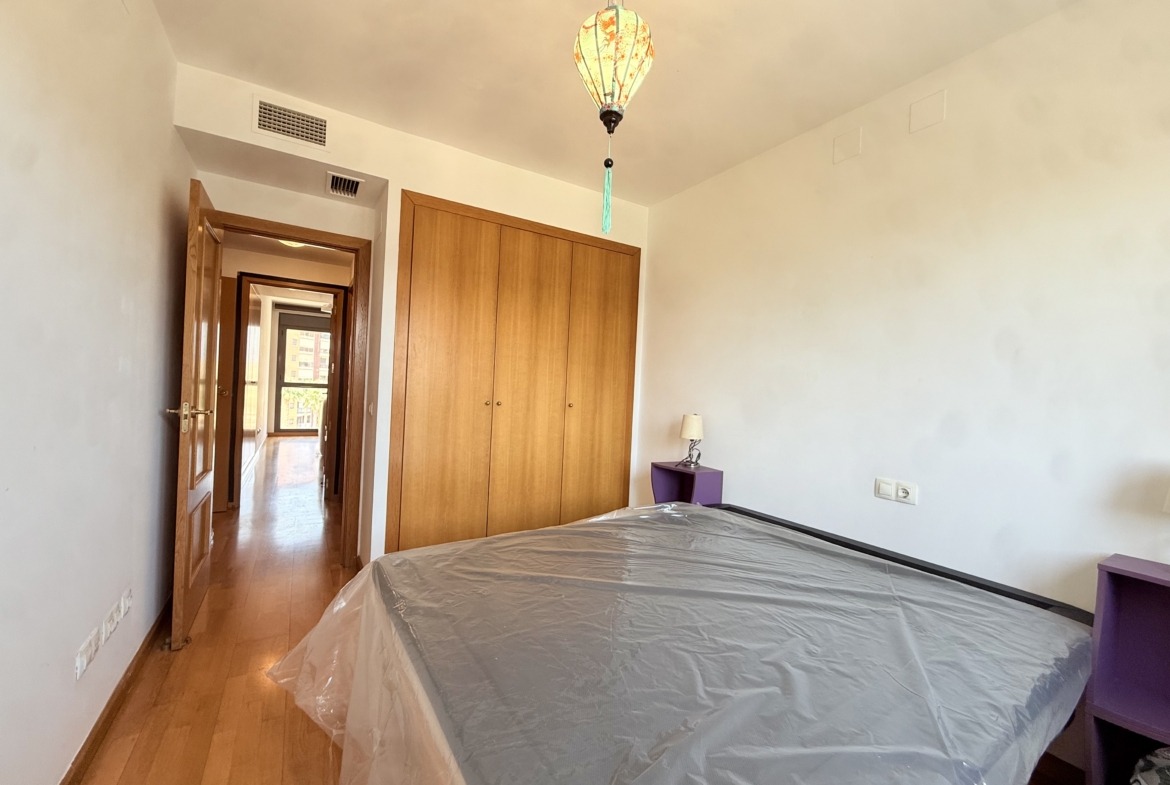 Piso en venta en PAU 1 Alicante con terraza y urbanización completa