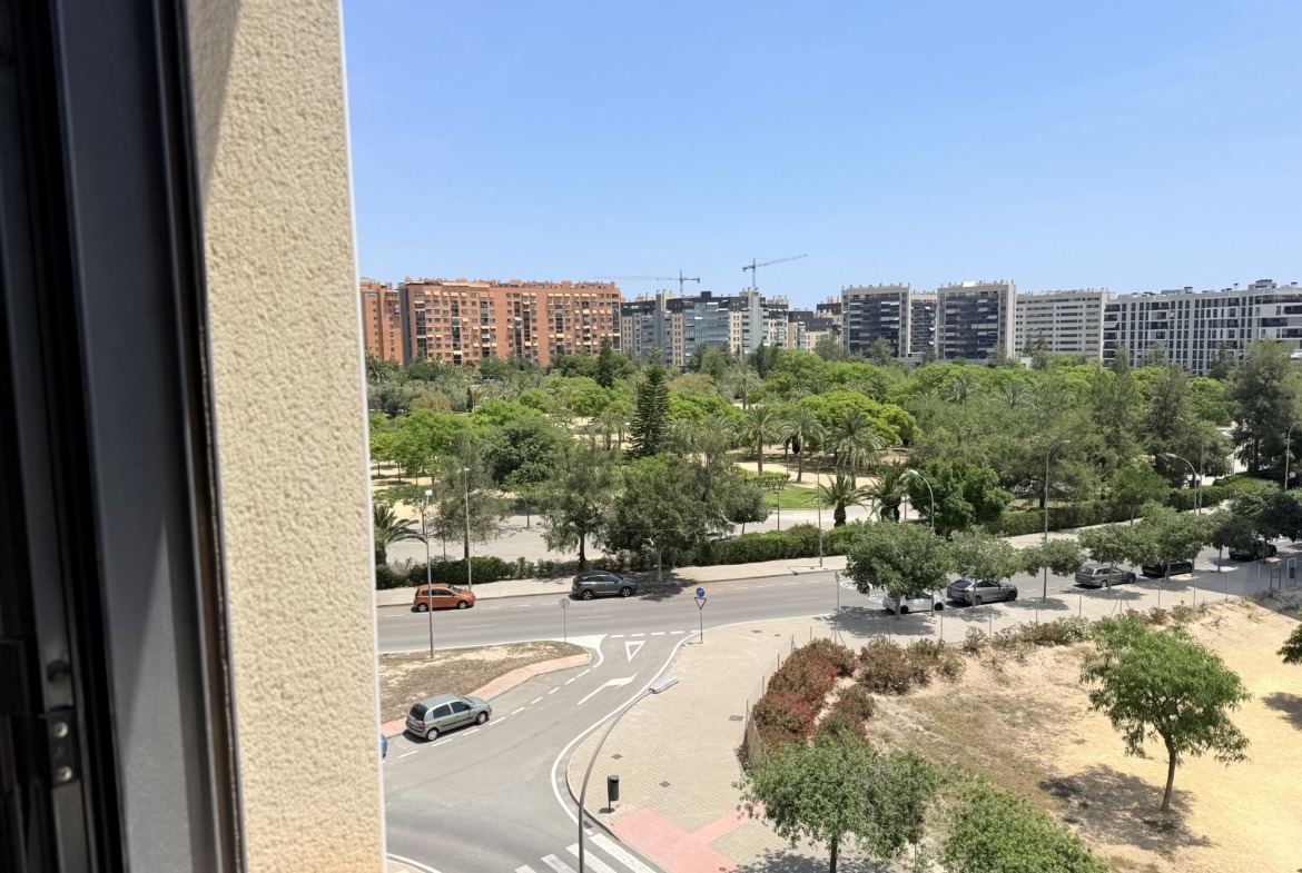Piso en venta en PAU 1 Alicante con terraza y urbanización completa
