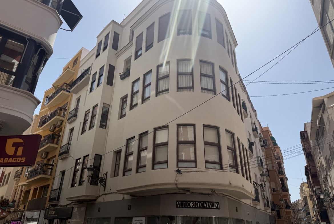 Oficina Singular en Edificio Emblemático de la Calle San Francisco