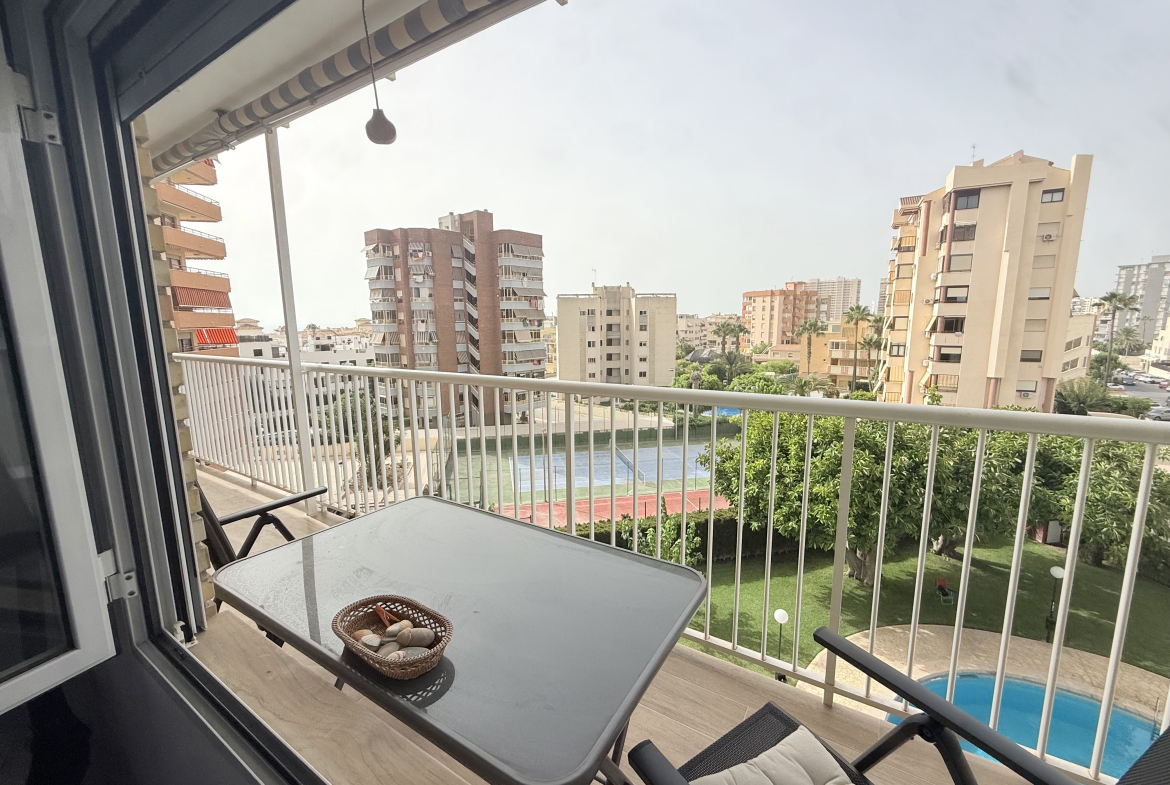 Tu refugio mediterráneo hasta junio: luz, diseño moderno y tranquilidad en El Campello