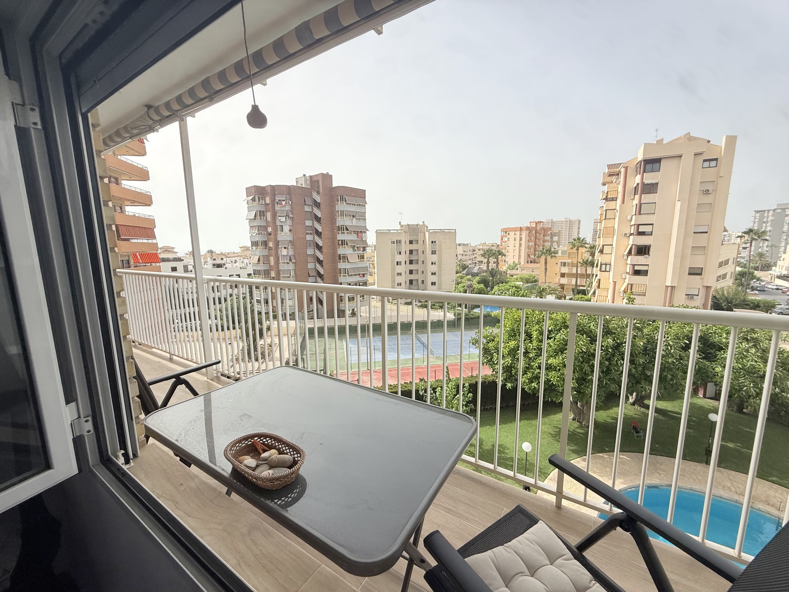 Tu refugio mediterráneo hasta junio: luz, diseño moderno y tranquilidad en El Campello