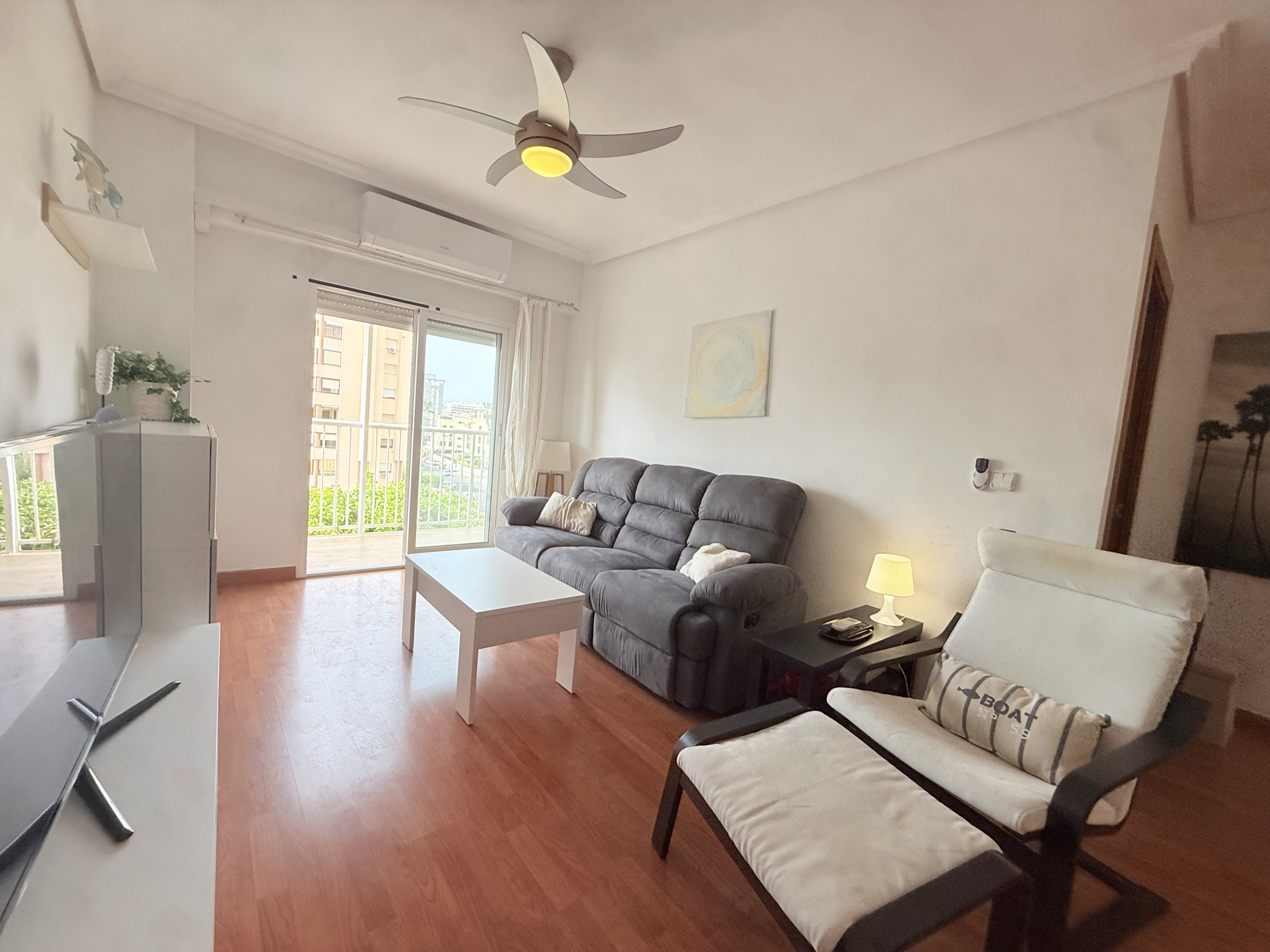 Tu refugio mediterráneo hasta junio: luz, diseño moderno y tranquilidad en El Campello