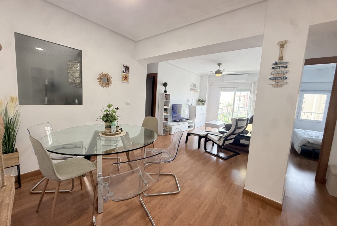 Tu refugio mediterráneo hasta junio: luz, diseño moderno y tranquilidad en El Campello