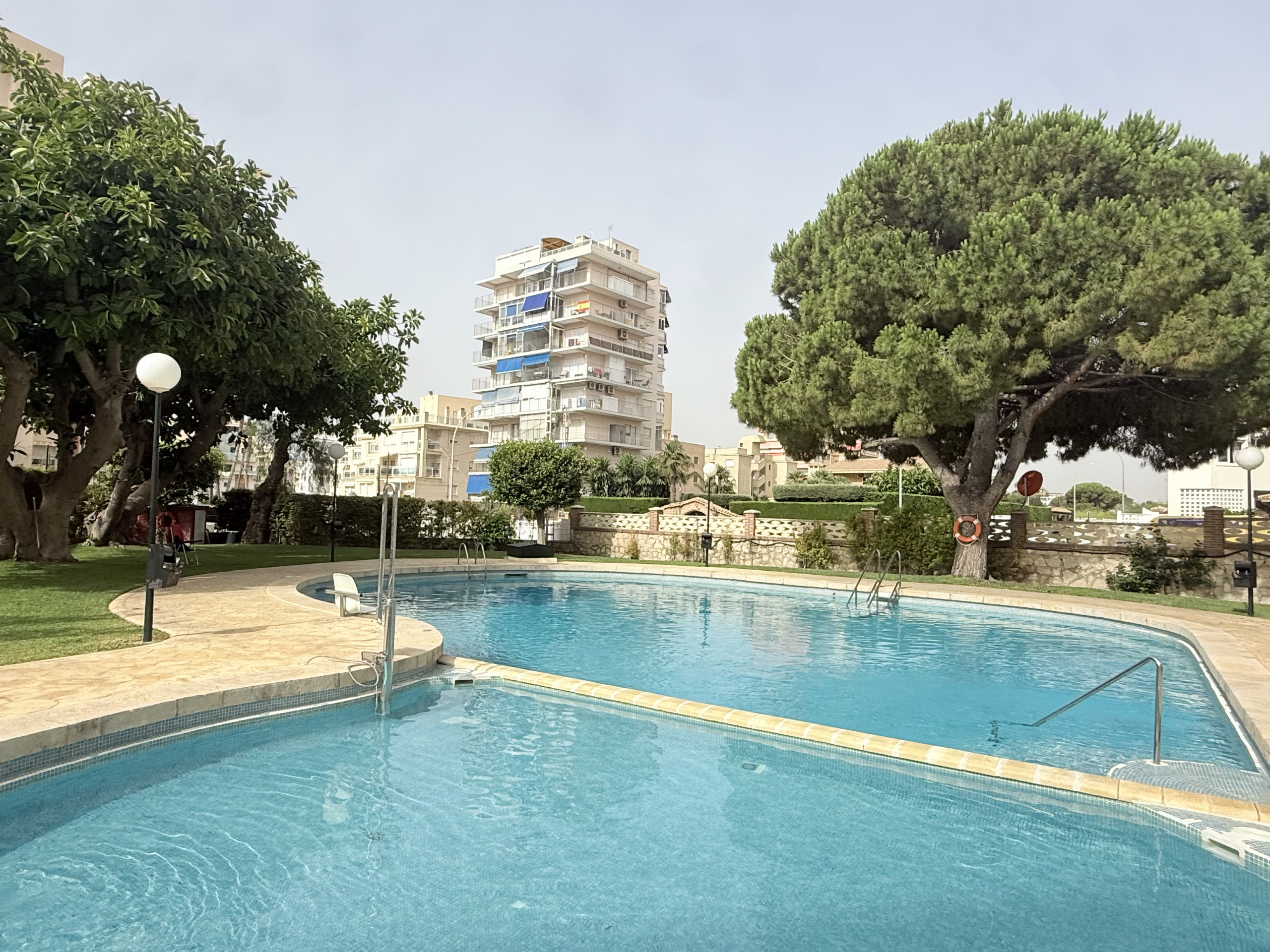 Tu refugio mediterráneo hasta junio: luz, diseño moderno y tranquilidad en El Campello