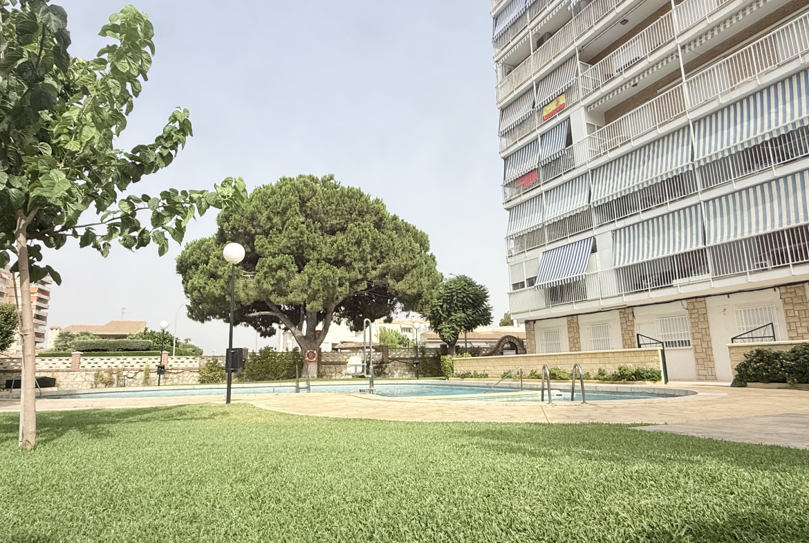 Tu refugio mediterráneo hasta junio: luz, diseño moderno y tranquilidad en El Campello