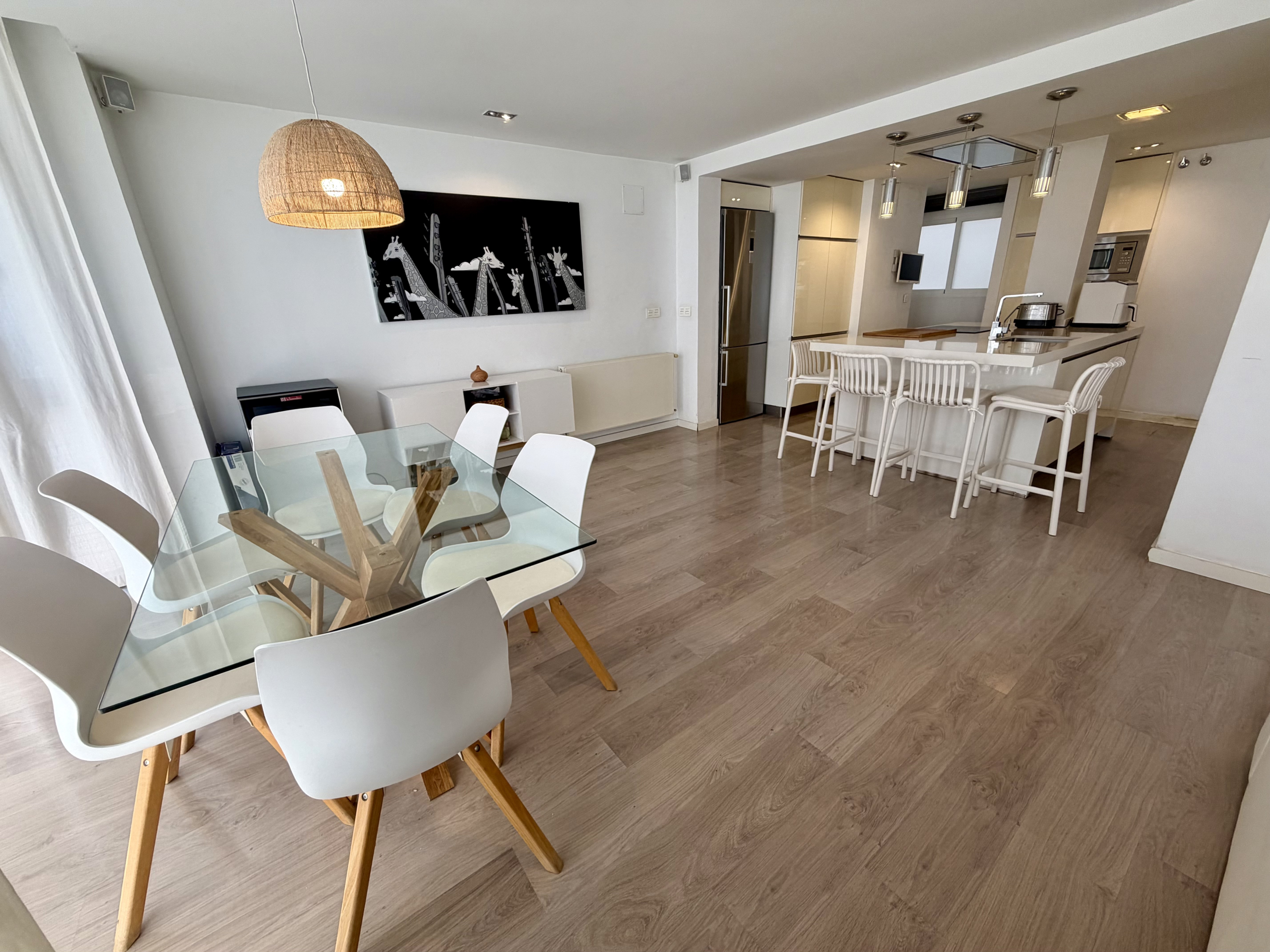 Amplitud, diseño contemporáneo y vida a pie de calle en el corazón de Alicante